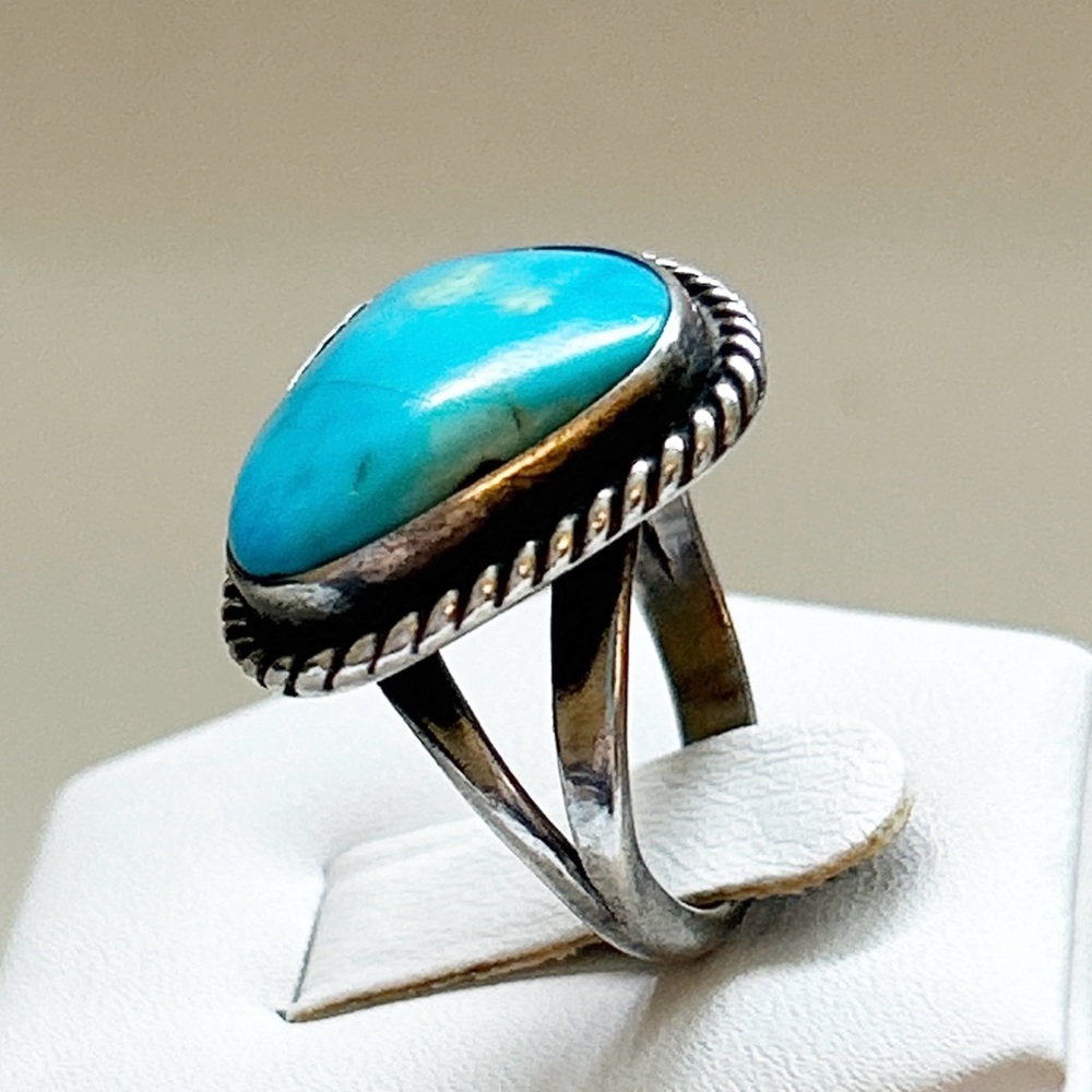 Vintage Southwestern Turquoise Sterling Silver Ring - Picture 7 of 11